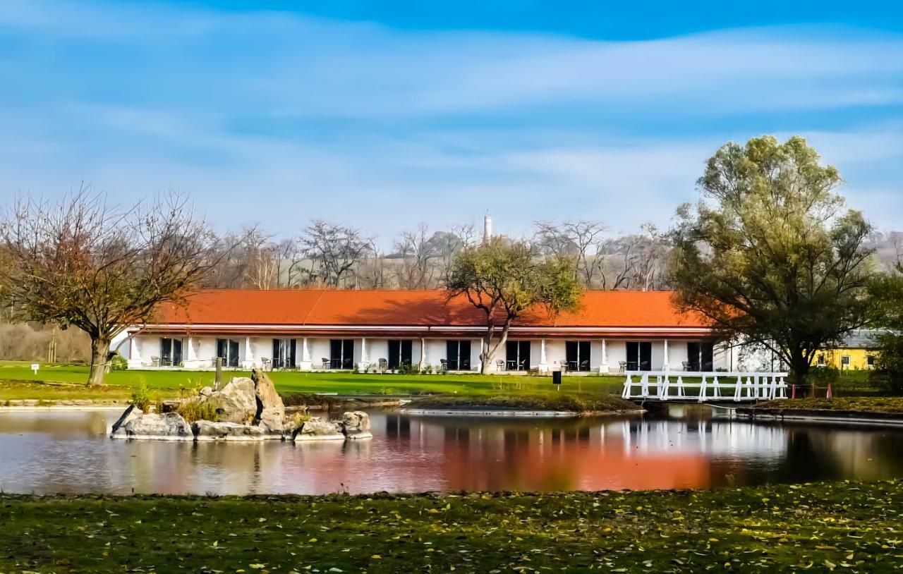 Bed and Breakfast Pannonia Golf & Country Club Alcsutdoboz Экстерьер фото